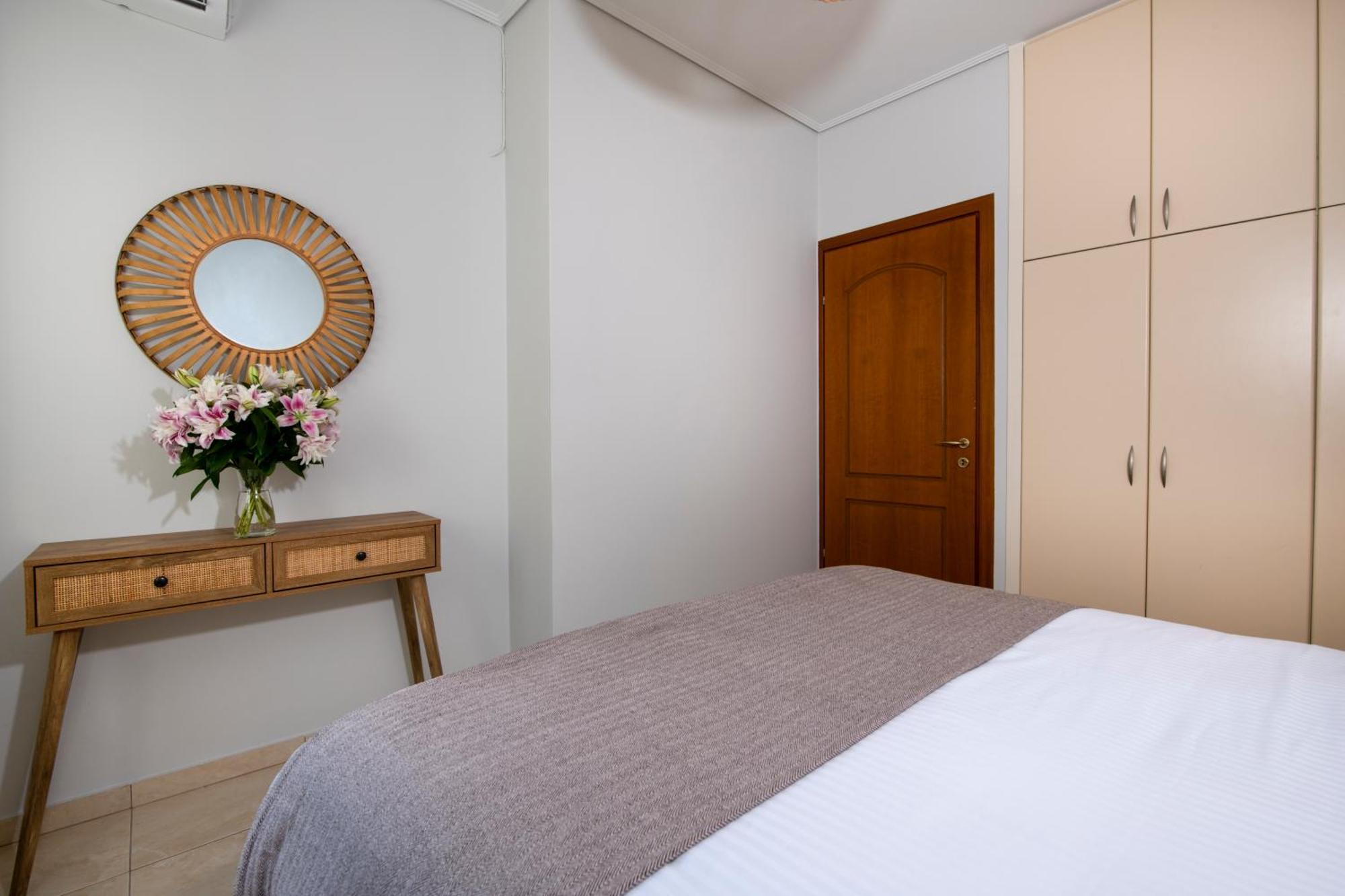 Inner City Retreat Apartment Chrissi Akti Chania Exterior foto